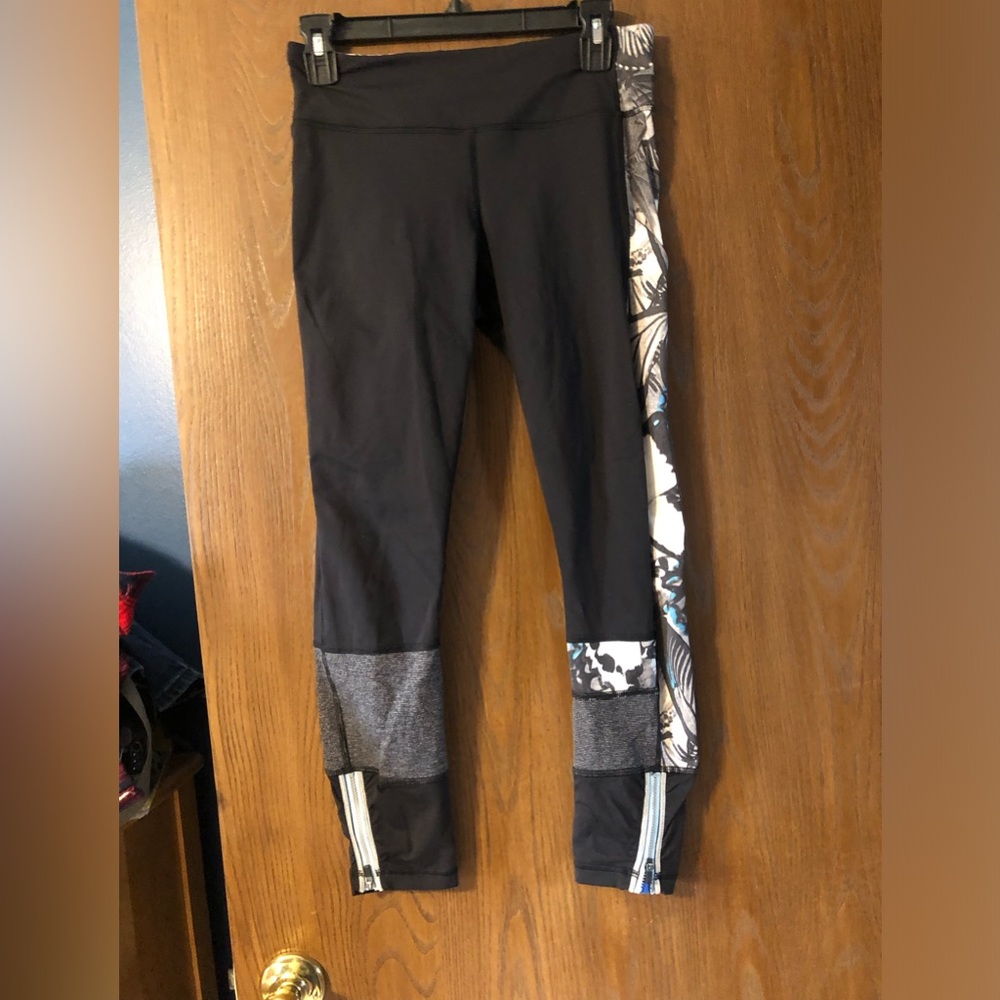 Lululemon leggings size 6